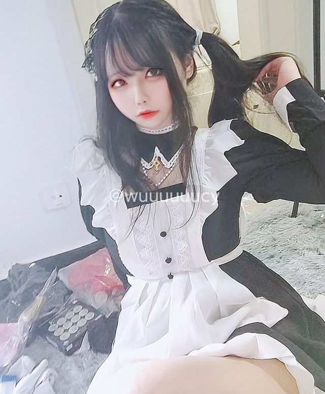 顶级炸裂高能预警!推特13万粉萝莉风coser可盐可甜T娘【小舞酱】露脸私拍,嗲声嗲气3P前后夹击直男最爱