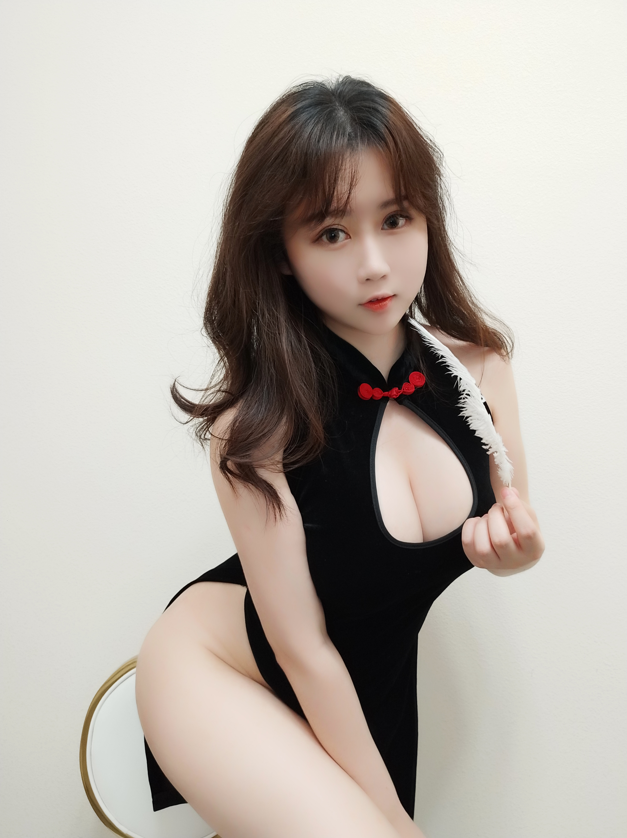 是依酱吖 – NO.077 黑色旗袍 【25P51M】