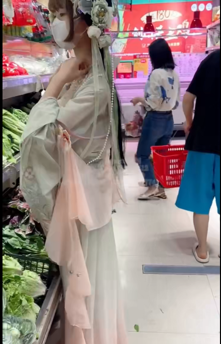 极品萝莉-软软兔(Lt74523412)-蝴蝶仙子汉服 2(1V,331M)