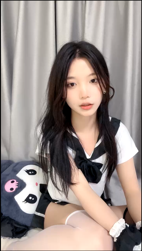 极品尤物美少女【带小御回家】收费房学生制服【1V】【567MB百度云】