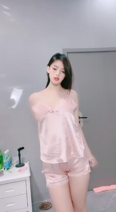 00后老师超粉  大长腿美女老师女神被干 无套花式爆操-1v439m