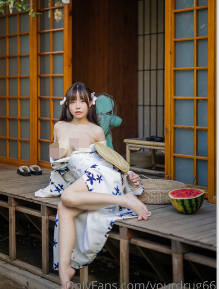 超人气女菩萨-六味帝皇酱-夏日和服+of小短片（72P,1V,34M）