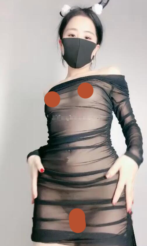 黄玫瑰 女神把屁股正对着粉丝！屁股绝了-1V522M