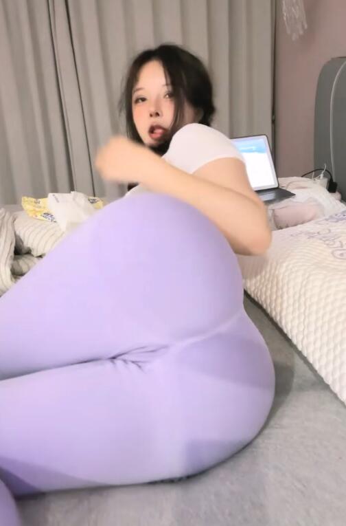 龙婆  极品尤物网红女神！丰乳肥臀爆炸身材！-1v916m