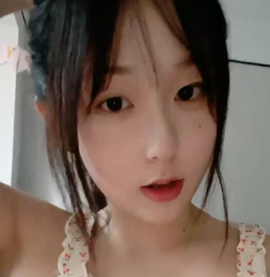 【喵萝莉】来自猫系女友的诱惑！甜美可爱~性感诱人-1v388m