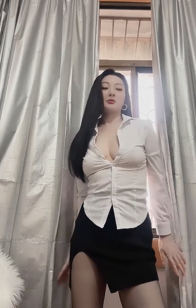 极品骚鸡御姐-奢香夫人 · 静静小姐 -ol制服自摸(1V,114M)