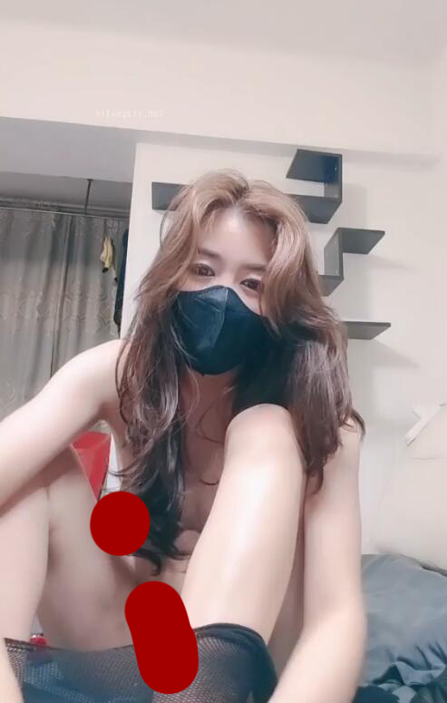 【依圐】肉肉高跟黑丝长腿御姐 扒逼爆菊-1v414m