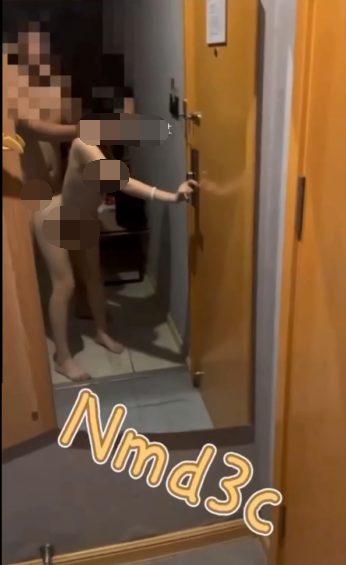 极品清纯女神-NmD3c-和男友啪啪私拍视图(41P,31V,1.55G)
