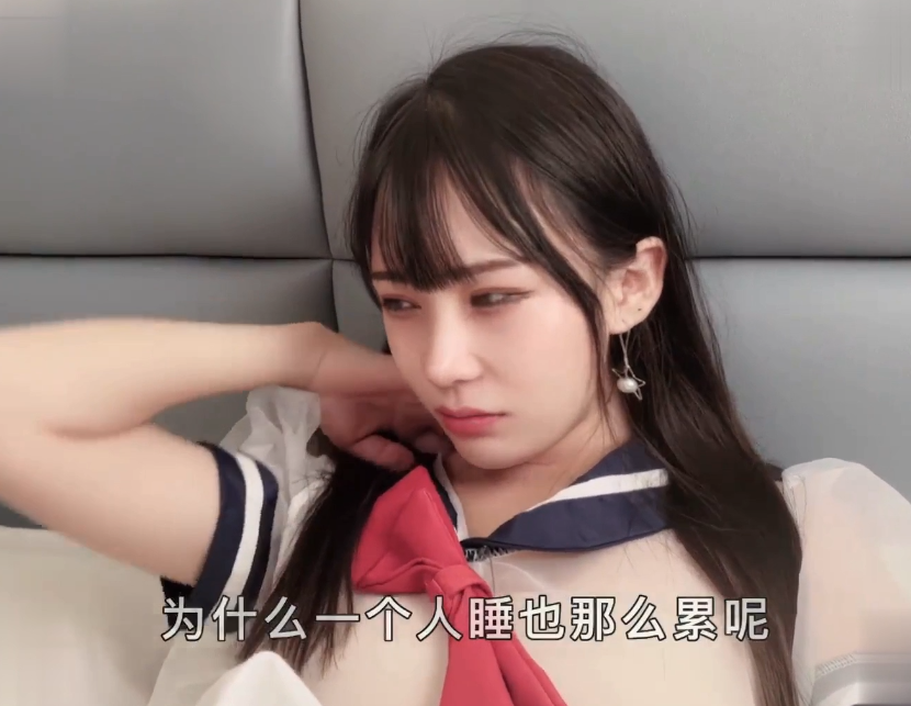 女神糖糖-小偷潜入宅女家，JK制服强上-1v886m