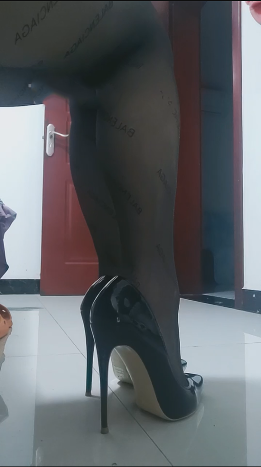 套路直播桃鹿-🐶偷窥幻想，完成幻想的事情🐍👠【1V】【265MB百度云】