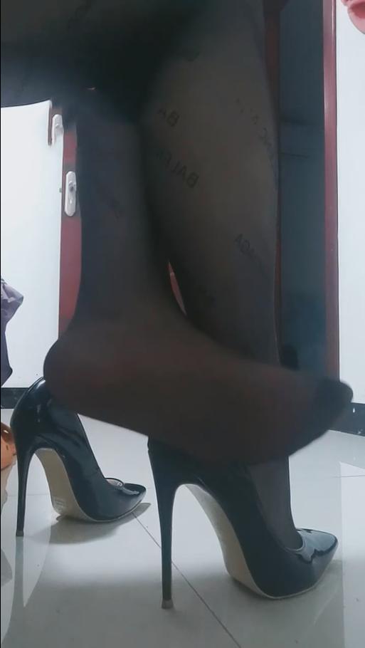 套路直播桃鹿-🐶偷窥幻想，完成幻想的事情🐍👠【1V】【265MB百度云】