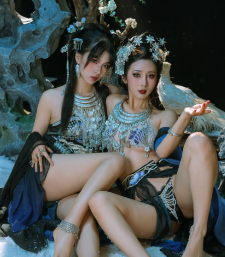 擦边女菩萨-奶桃桃&amp;轩萧学姐-苗疆少女（24P,1V,403M）