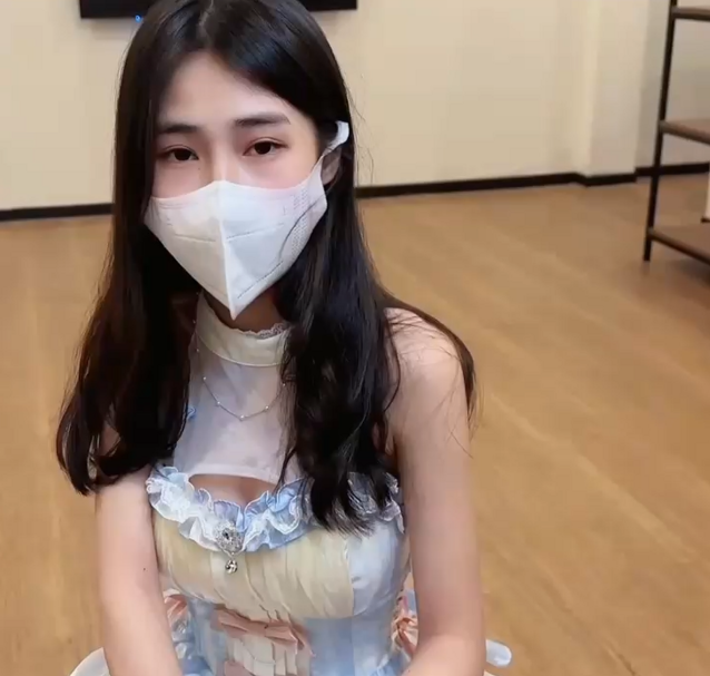 极品美少女-锅锅酱-新-白丝蓝白洛丽塔(1V,378M)