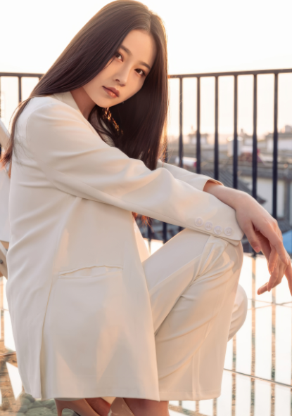 漏点女菩萨- 年年-日出(45P,134M)