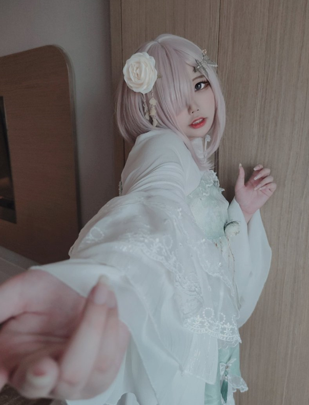 顶级炸裂高能预警!推特13万粉萝莉风coser可盐可甜T娘【小舞酱】露脸私拍,嗲声嗲气3P前后夹击直男最爱