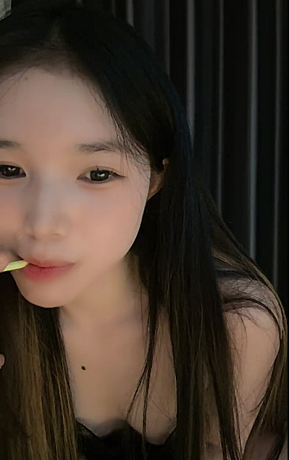 气质文静小姐姐【情趣蜗牛】3小时大尺度！撩下睡衣贫乳，震动棒猛捅嫩穴，特写白浆流出，娇喘呻吟超诱人