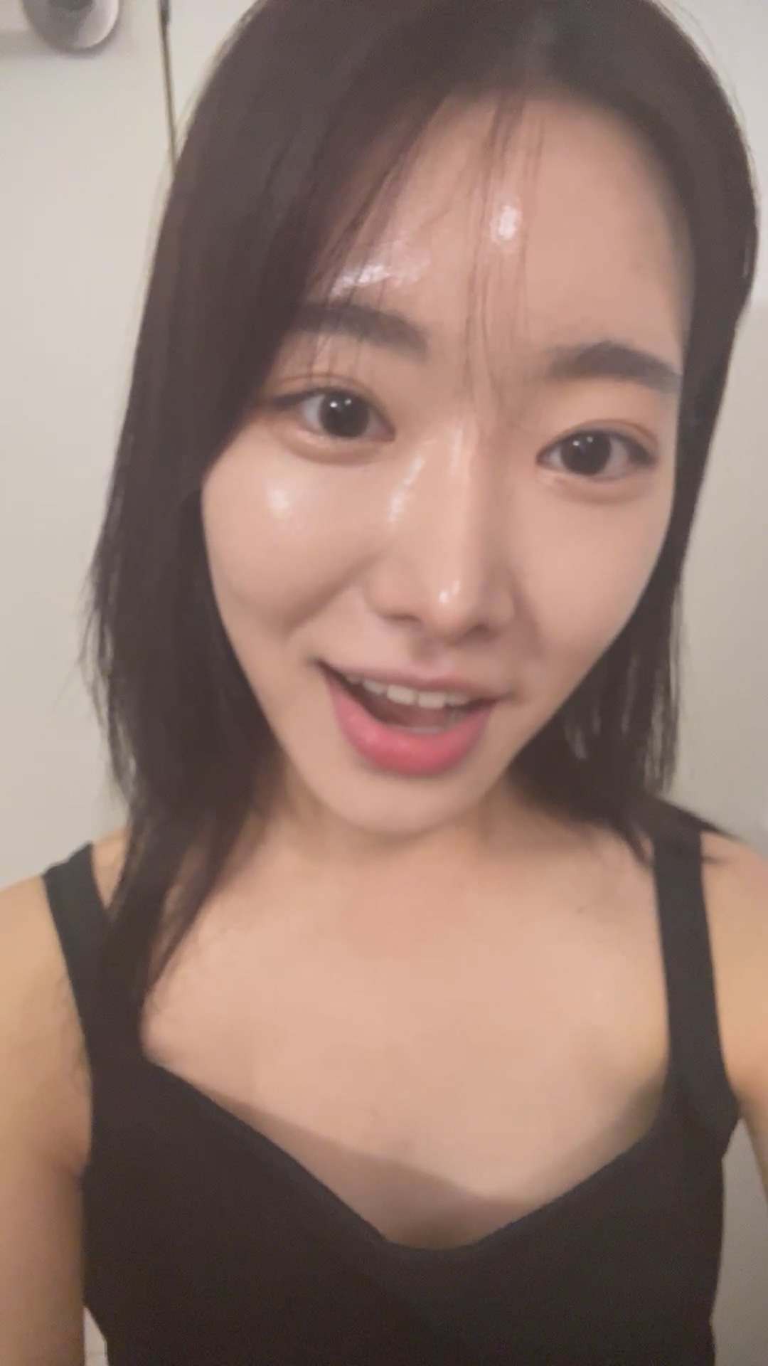 韩国美女主播 240221_방금_아프_2천명【15V3.38G】