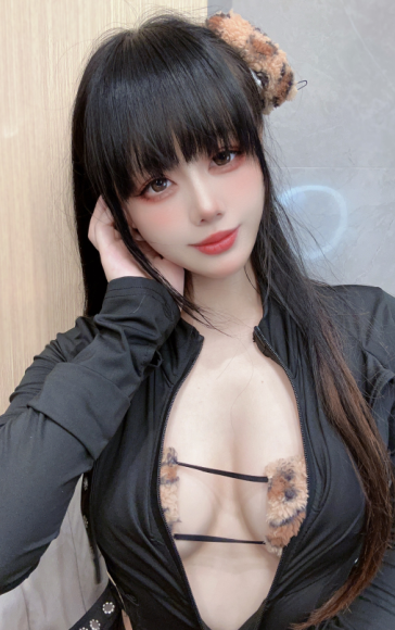极限人气女菩萨-九言-豹纹内衣 （34P,4V,107M）