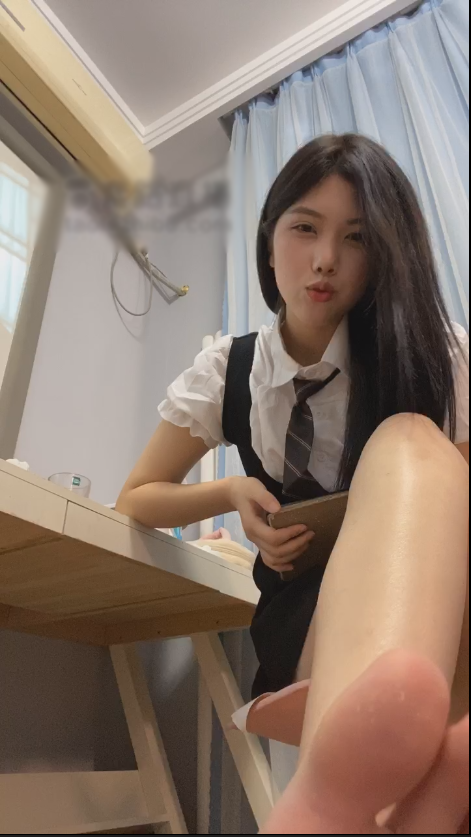 套路直播桃子 学院风裸足羞辱倒计时【1V】【609MB百度云】