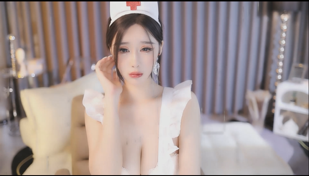 CC小恩雅-高级定制护士服装【1V】【1.21G百度云】