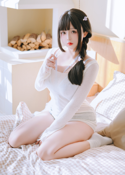 擦边女菩萨-日奈娇-牛仔裤人妻(131P,1V,887M)