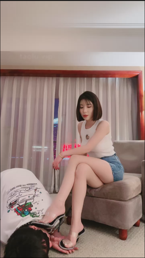 套路直播简一 - 姐姐的家规惩罚玩弄舔丝足专场【1V】【610MB百度云】