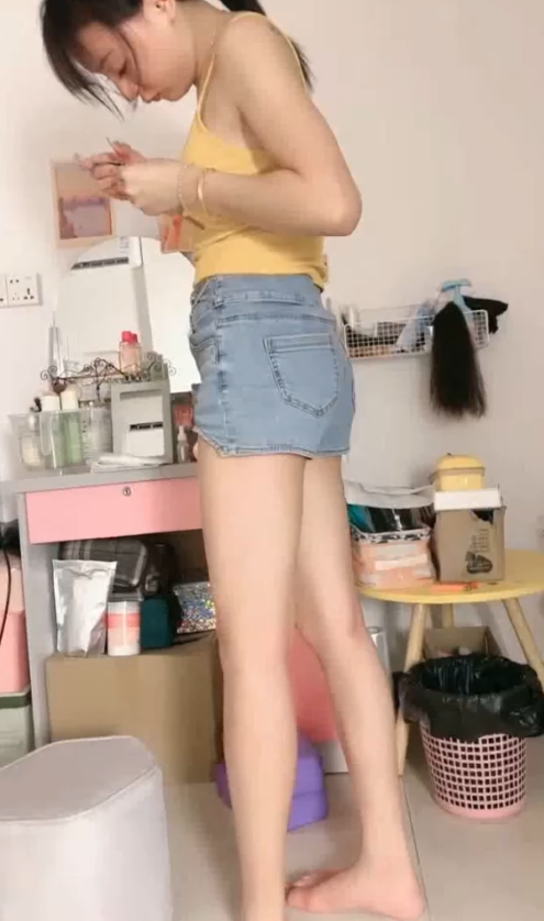 小妲己  可可 居家人妻做爱-1V423M