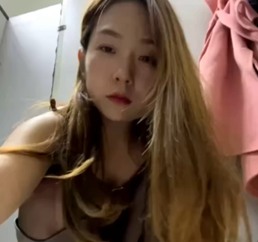 Stripchat站 Lovely520 美女户外公厕自慰-1V336M
