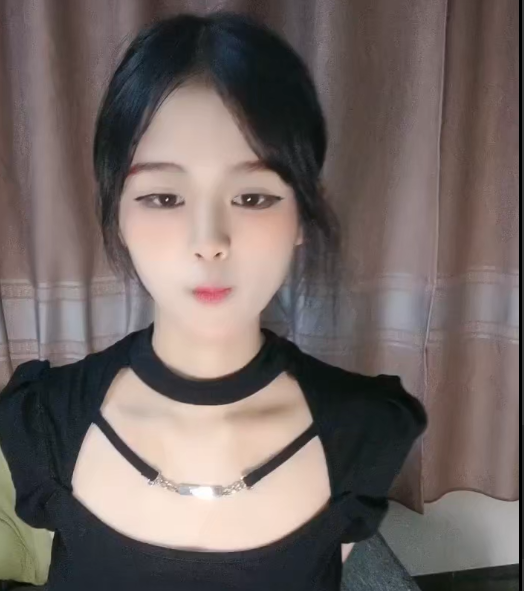 小易的so啵啵 人气美少女2v521m