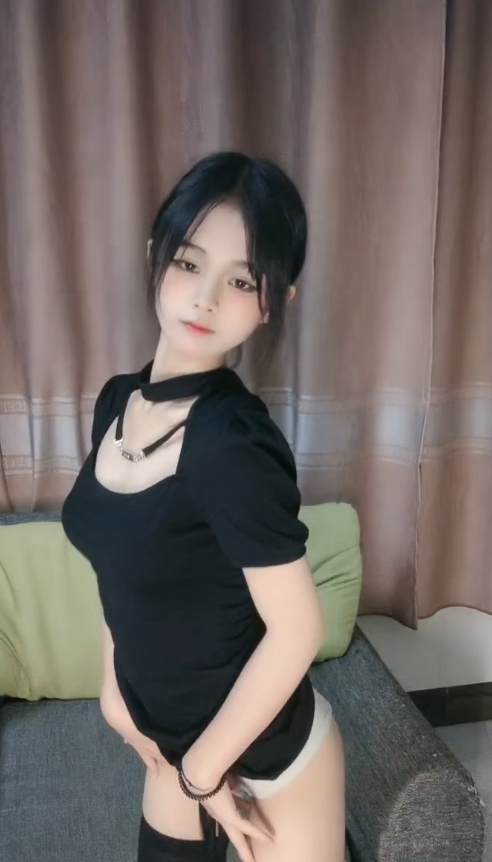 小易的so啵啵 人气美少女2v521m