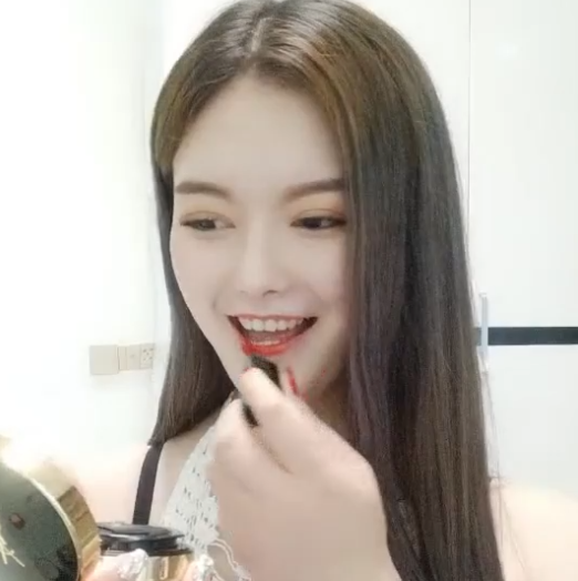 巨乳大四学姐【00年学生妹】-1V929M