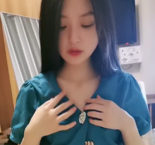 学舞蹈的00后  清纯学妹-1V332M
