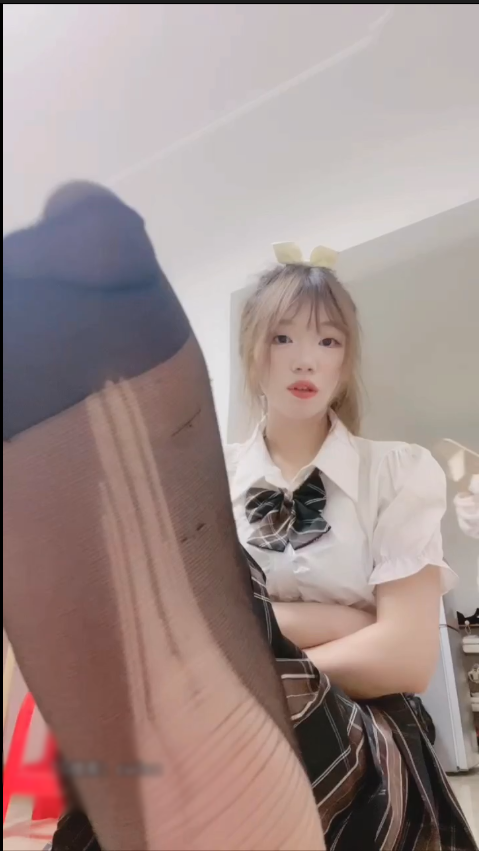 套路直播啵啵小妍-女生宿舍jk超薄黑丝裸足羞辱倒计时【1V】【516MB百度云】
