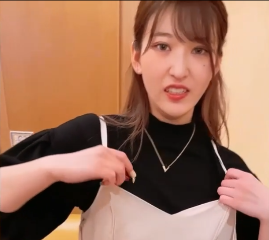 糖心vlog 日本乖巧听话的小母狗-1V813M