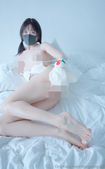 玩偶姐姐 HongKongDoll-4.20私信-足交自摸(1V,478M)