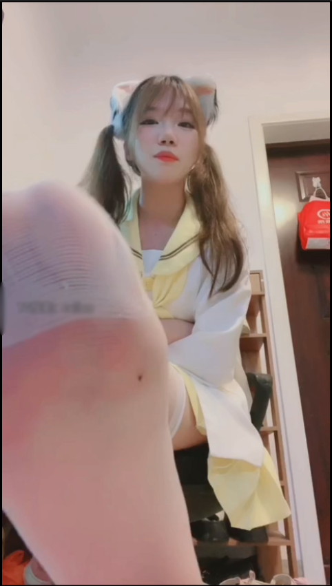 套路直播啵啵小妍-双马尾萝莉JK超薄白丝裸足LO鞋羞辱倒计时【1V】【559MB百度云】