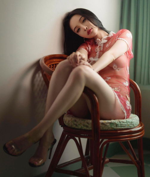 女演员下海-超极品御姐-孙禾颐(jennypinky)-2.6-2.13原版(13P,14V,1.03G)