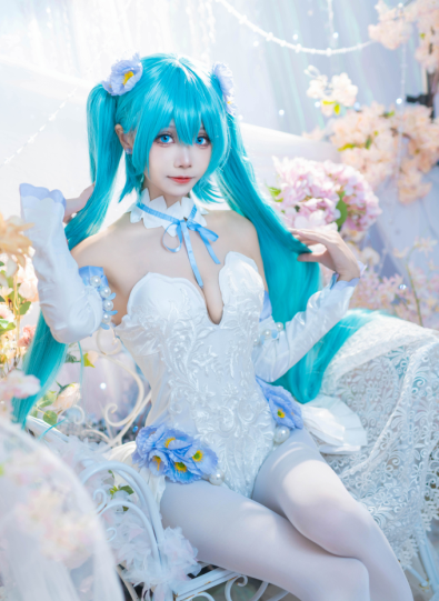 cos-艾西aiwest-初音 粉蝶花(42P,159M)