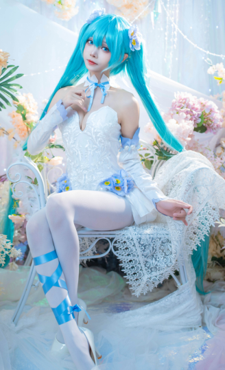 cos-艾西aiwest-初音 粉蝶花(42P,159M)