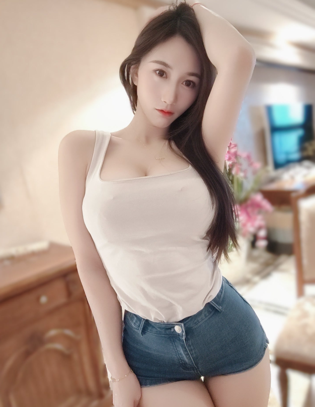 【微-密】小玉吃果冻 - 白背心紧身牛仔短裤 【35P76M】