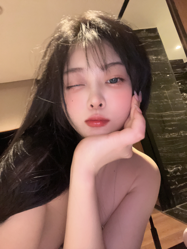 左公子666微密圈 – 俏皮女娃 【22P3V306M】