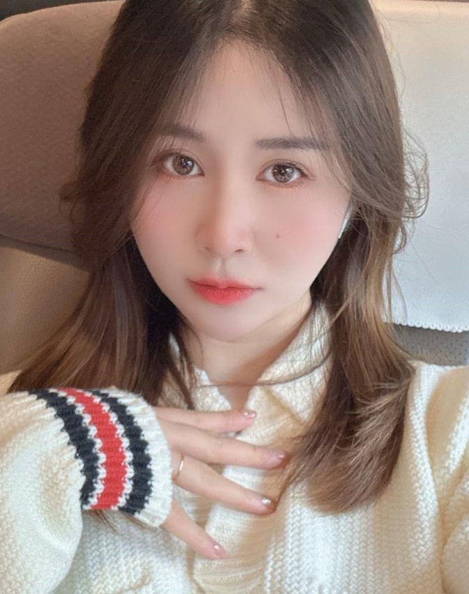 2024年，高价良家流出【beauty】极品反差女友，爱旅游爱分享，日常生活照及性爱视频