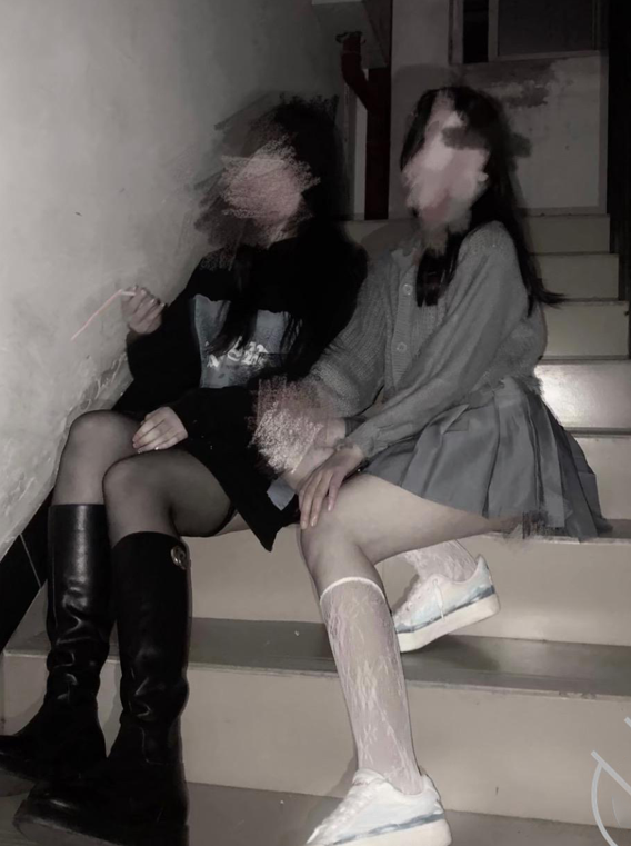 海角姐弟乱伦【我有个龙凤胎姐姐】今天终于如愿以偿和姐姐做爱了 因为偷拍被姐姐骂惨了差点以后就不和我玩了