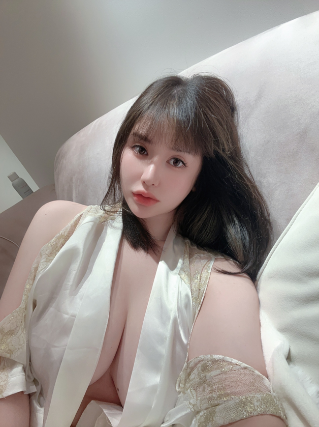 阿色 – NO.010 性感巨乳 【10P27M】