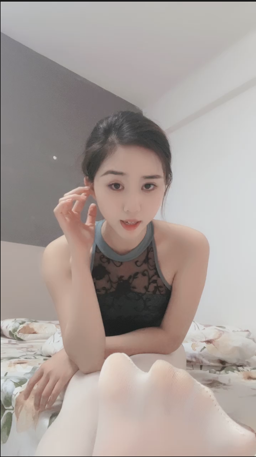 套路直播00后舞蹈小主九莲-丝袜盯射【1V】【325MB百度云】