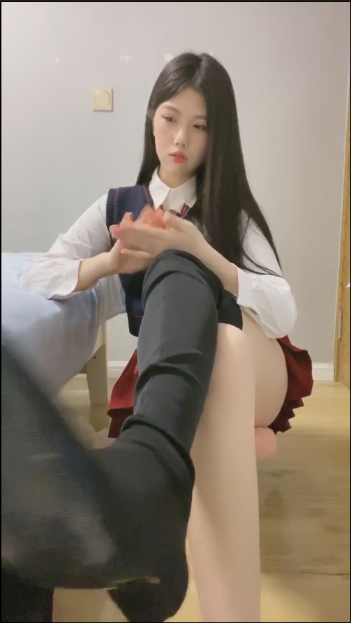 套路直播佳奈-长靴裸足榨精【1V】【945MB百度云】