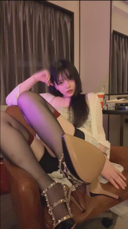 套路直播木秋夜深了-超顶红绿灯崩倒计时寸止十扎华伦天奴脚底【1V】【586MB百度云】