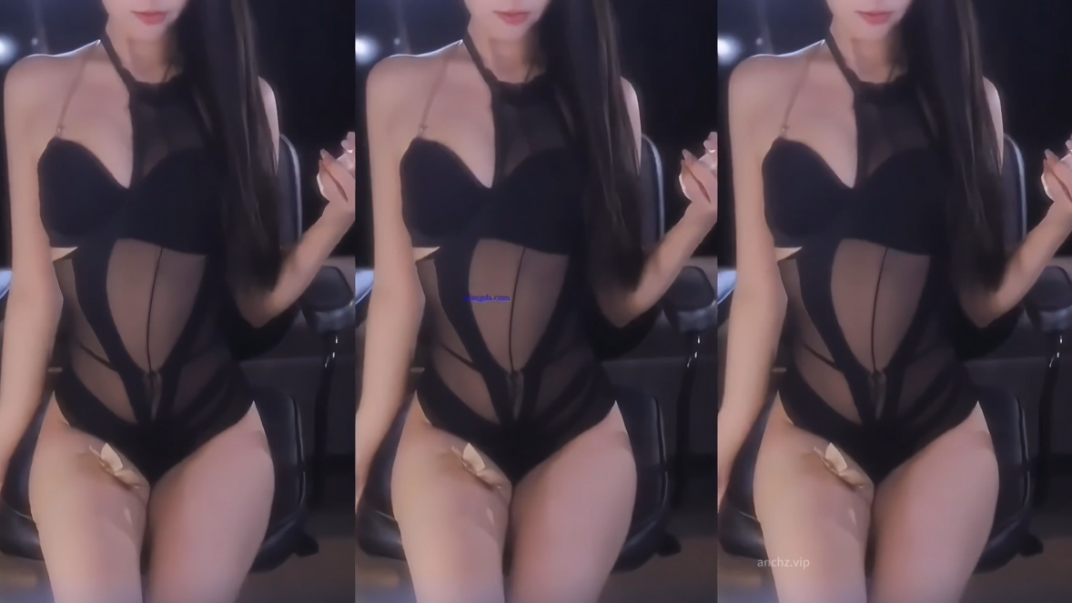 虎牙丨奈奈 土豪高价定制大尺度骚舞 【4V1.06G】