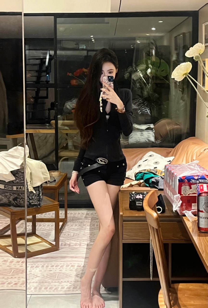 NO.695 抖音emlly/tammyt反差流出 6V 9P
