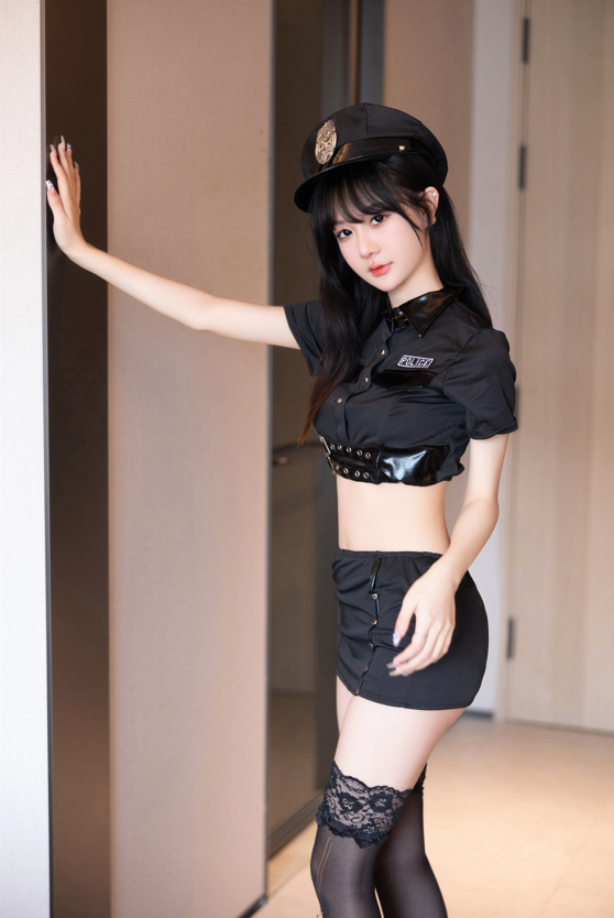 谢小蒽 - 内部私购 情趣女警 【113P1V1.08G】